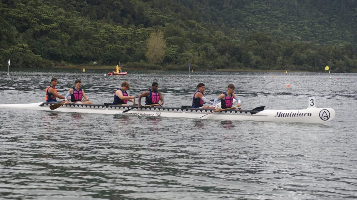 Boys Waka Ama, WHS
